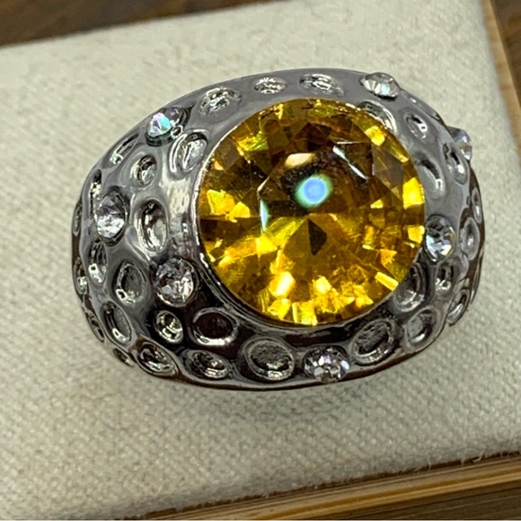 Citrine yellow glass chunky domed cocktail ring silver tone sz 7 - Picture 14 of 14